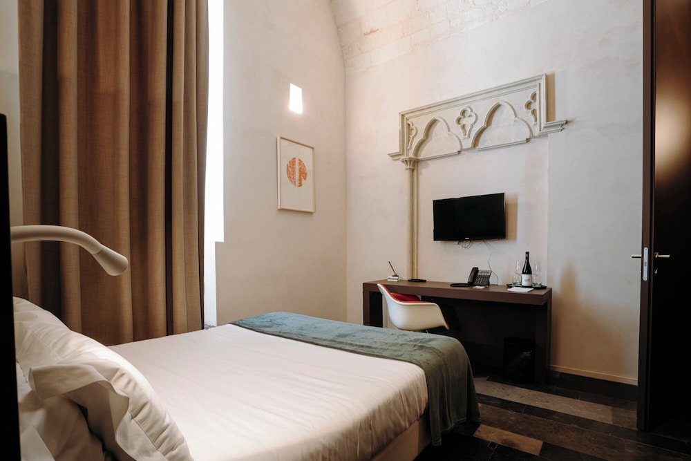 CLASSIC, DOUBLE OR TWIN BED