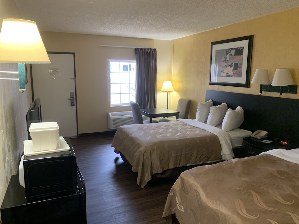 Baymont by Wyndham Front Royal Near Shenandoah National Park 14/44