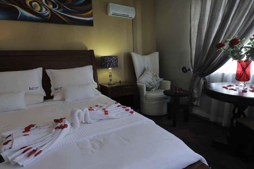 Ledumo Lodge 7/32
