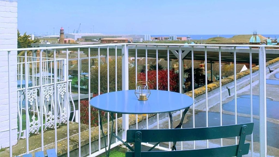 CBH Cliff Hotel 4/48