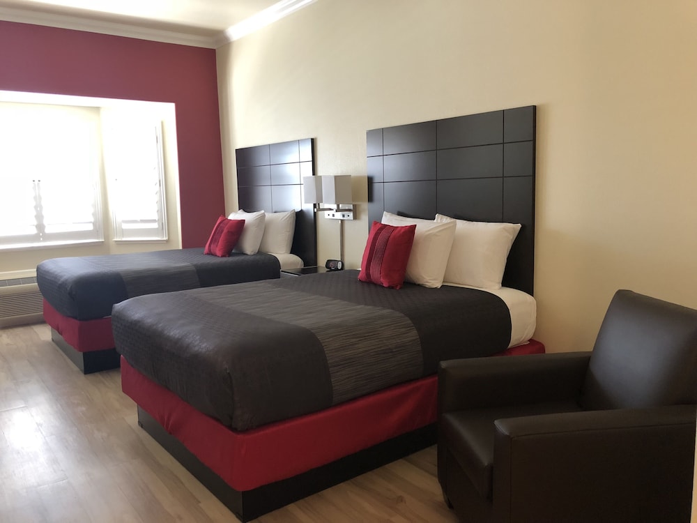 Gateway Inn and Suites Hotel 25/46