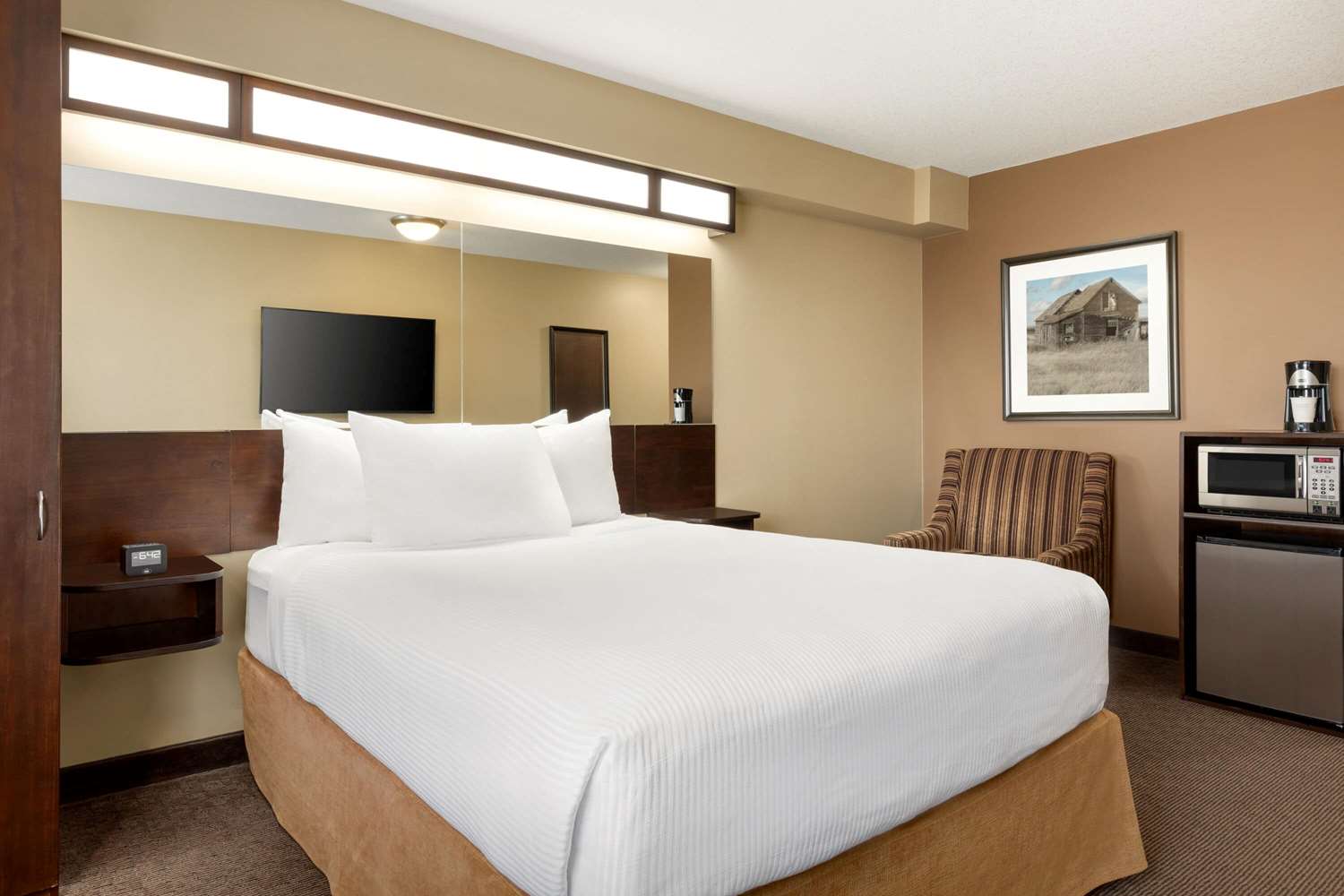 Microtel Inn Suites By Wyndham Weyburn 6/27