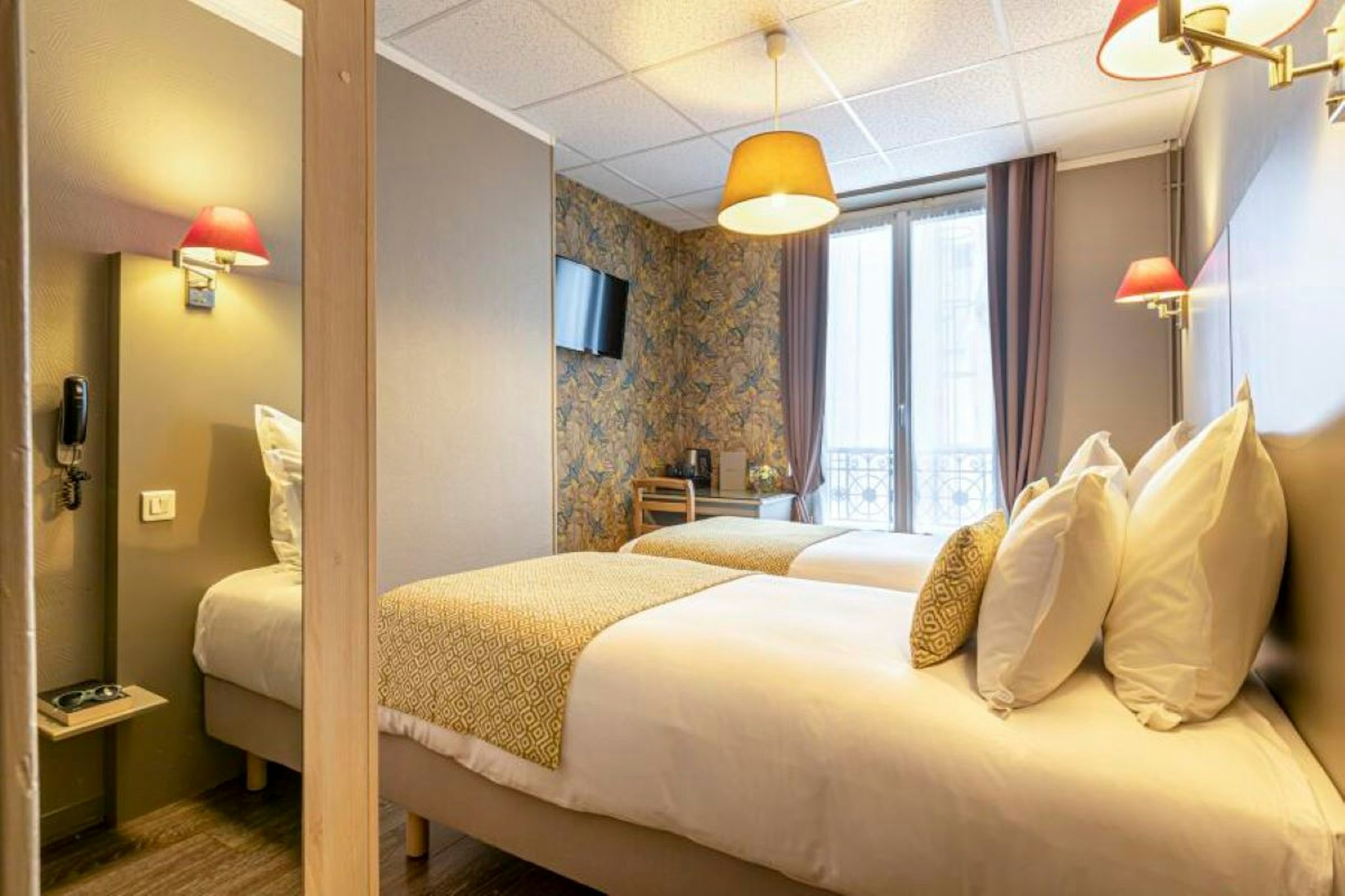 Splendid Hotel 12/23