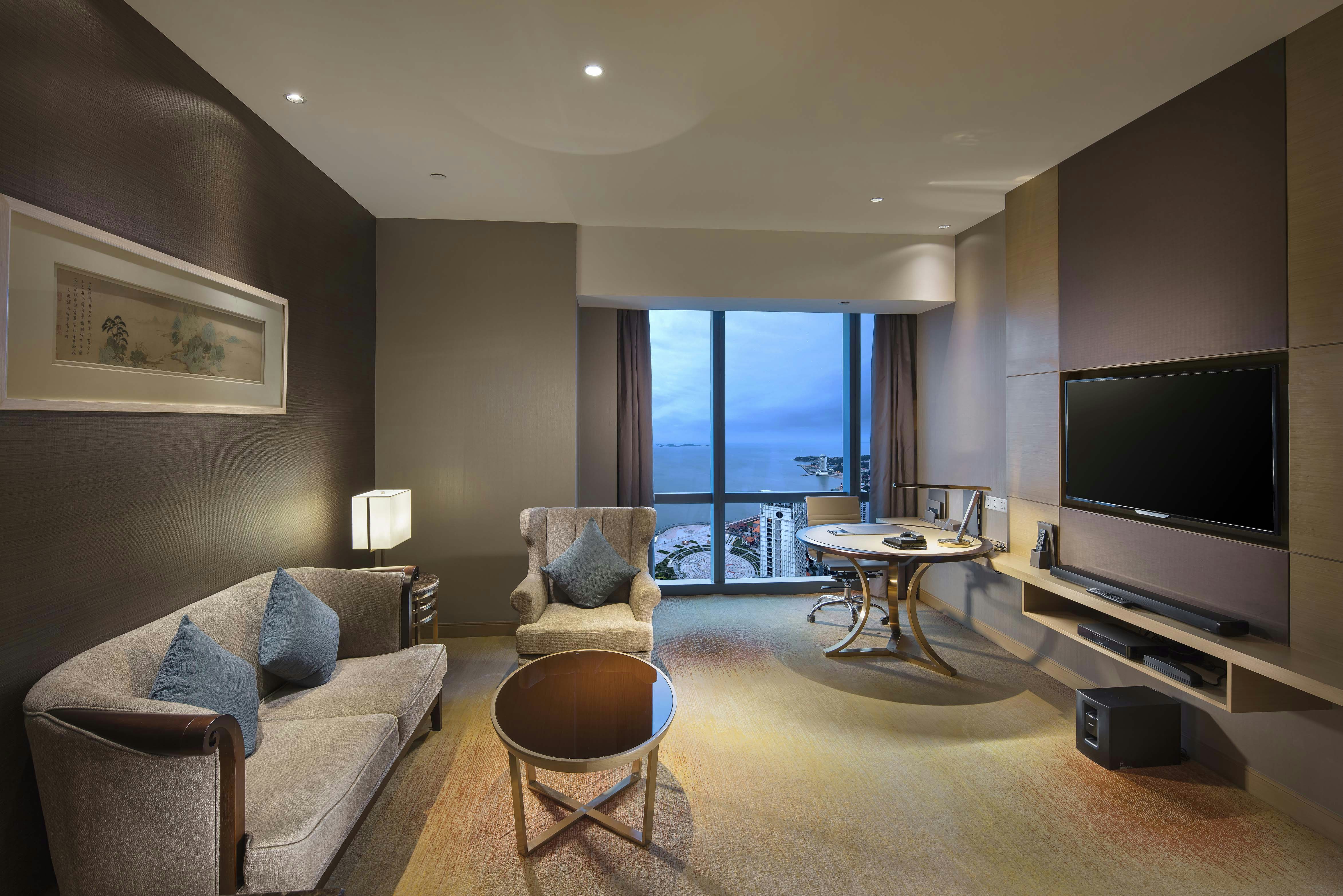 Hilton Yantai 56/64