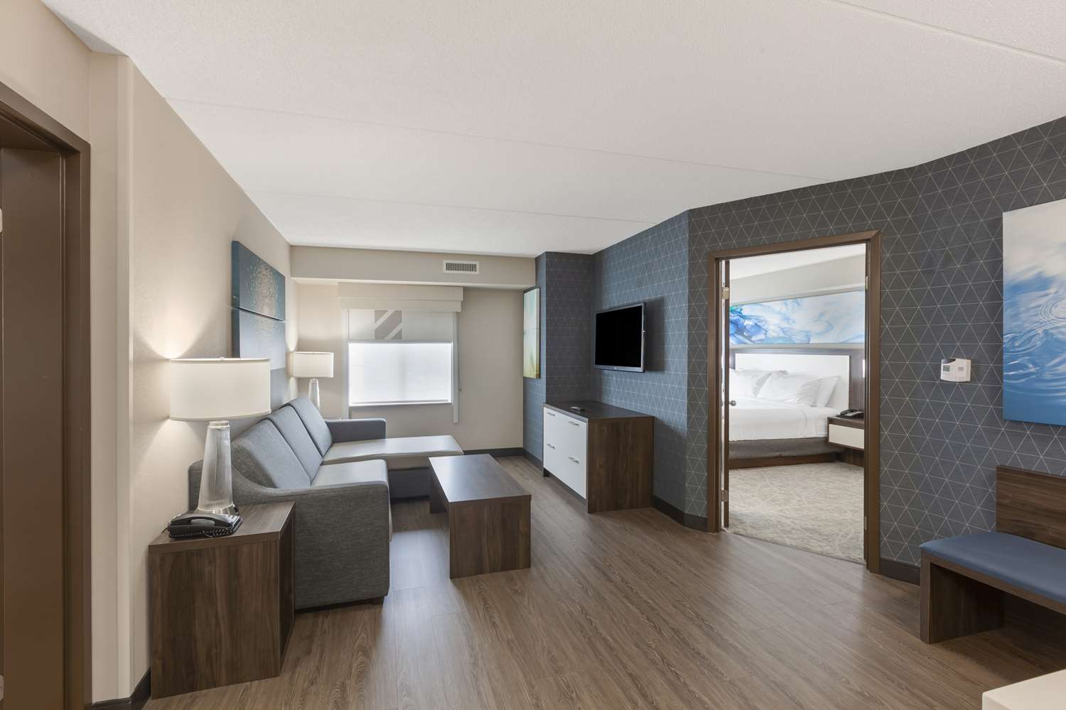 جناح بسرير كينج وسريرين كوين بغرفتي نوم مع أريكة بمطبخ لذوي الإعاقة، Executive Residency By Best Western Toronto Mississauga 3/4