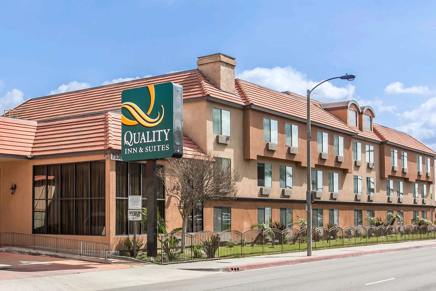Quality Inn and Suites Bell Gardens Los Angeles 4/38