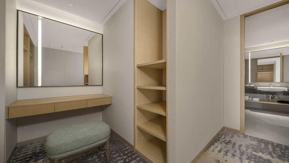 Holiday Inn Qinhuangdao Haigang 21/52