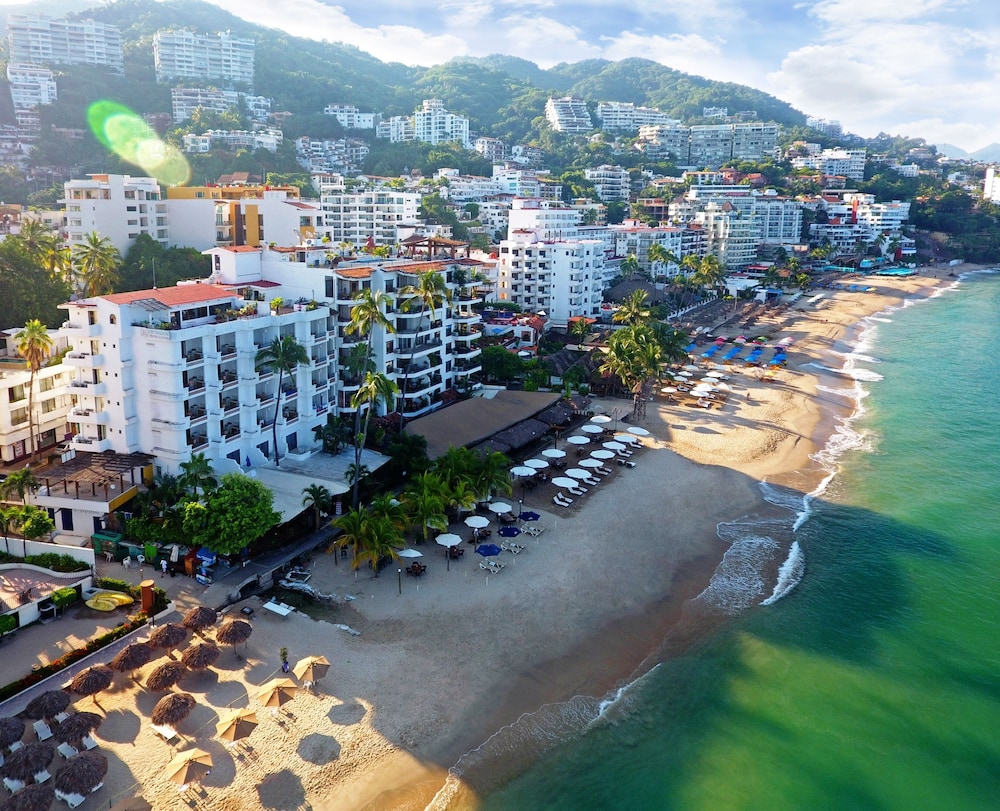 Emperador Vallarta Beachfront Hotel and Suites 70/74