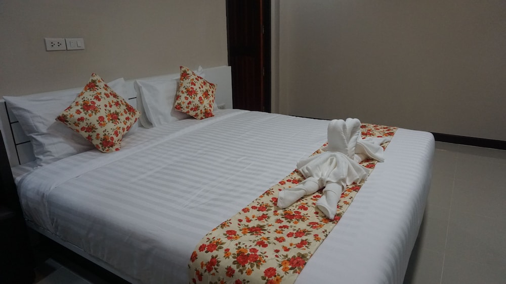Gold Airport Suites 18/66