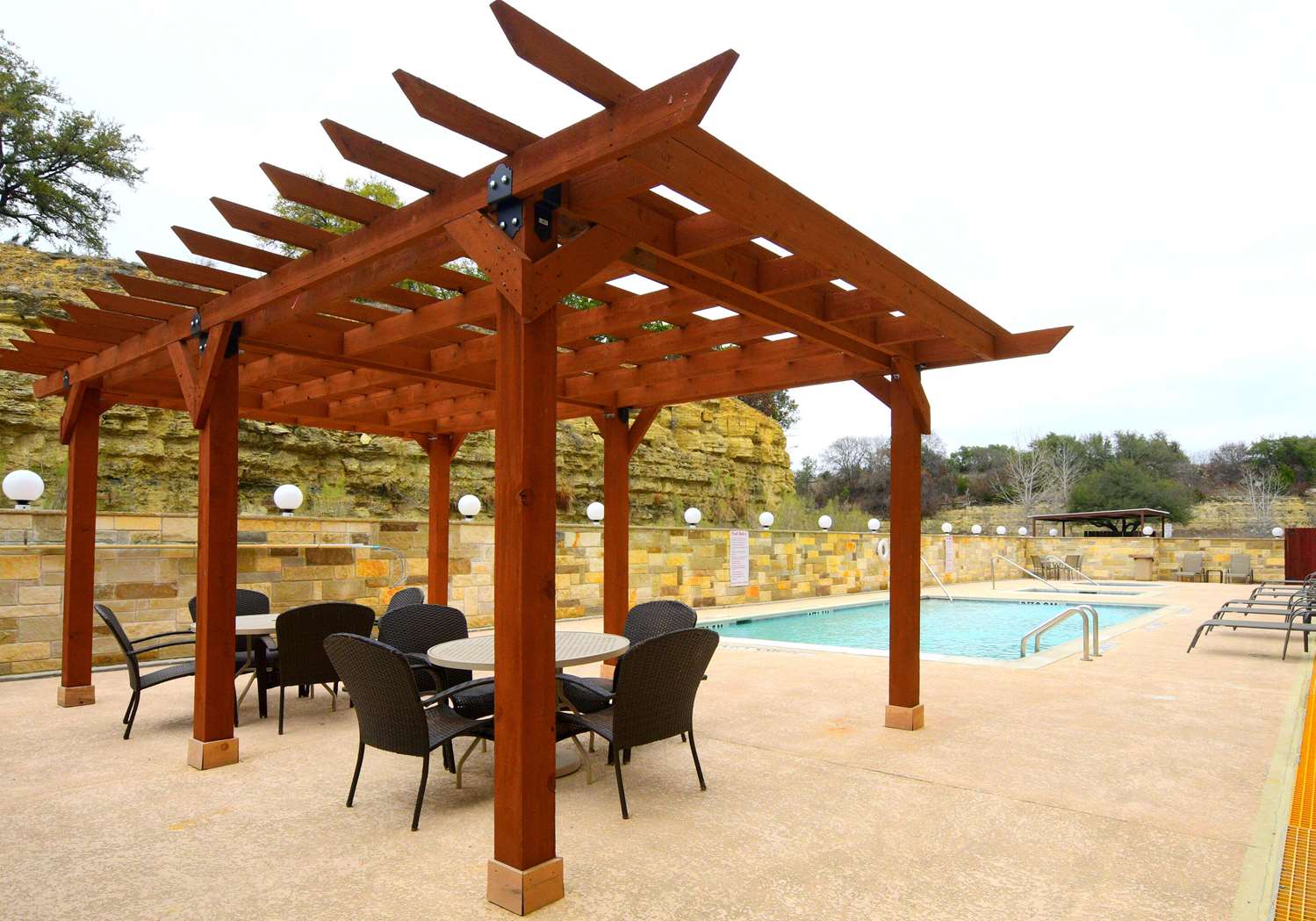 Baymont Inn & Suites by Wyndham Glen Rose 45/46