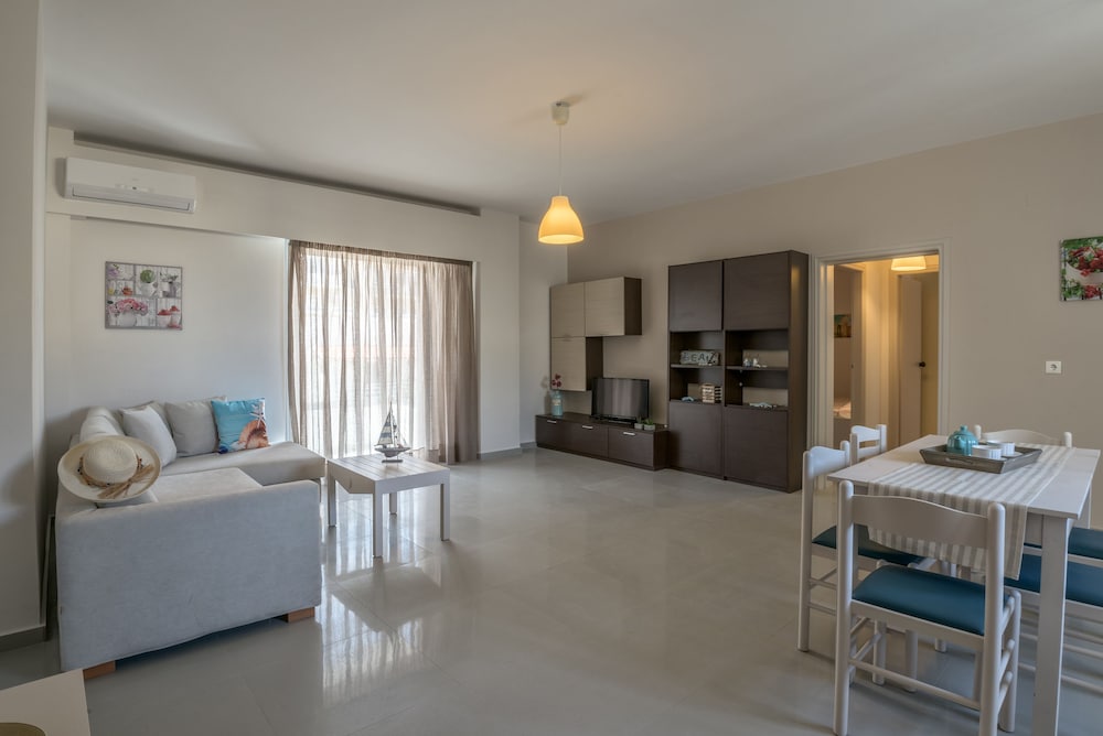 Aloe Apartments & Studios 18/44