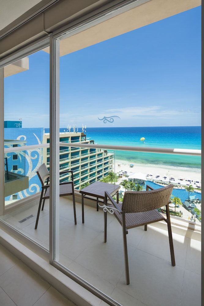 Hard Rock Hotel Cancun 3/80