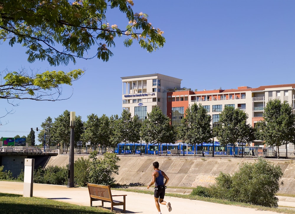 MADAME VACANCES- RESIDENCE LES CONSULS DE LA MER 25/29