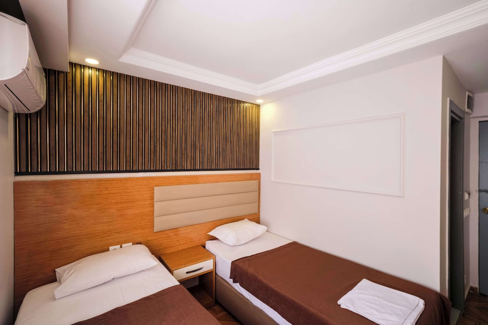 Ozbek Hotel 23/64