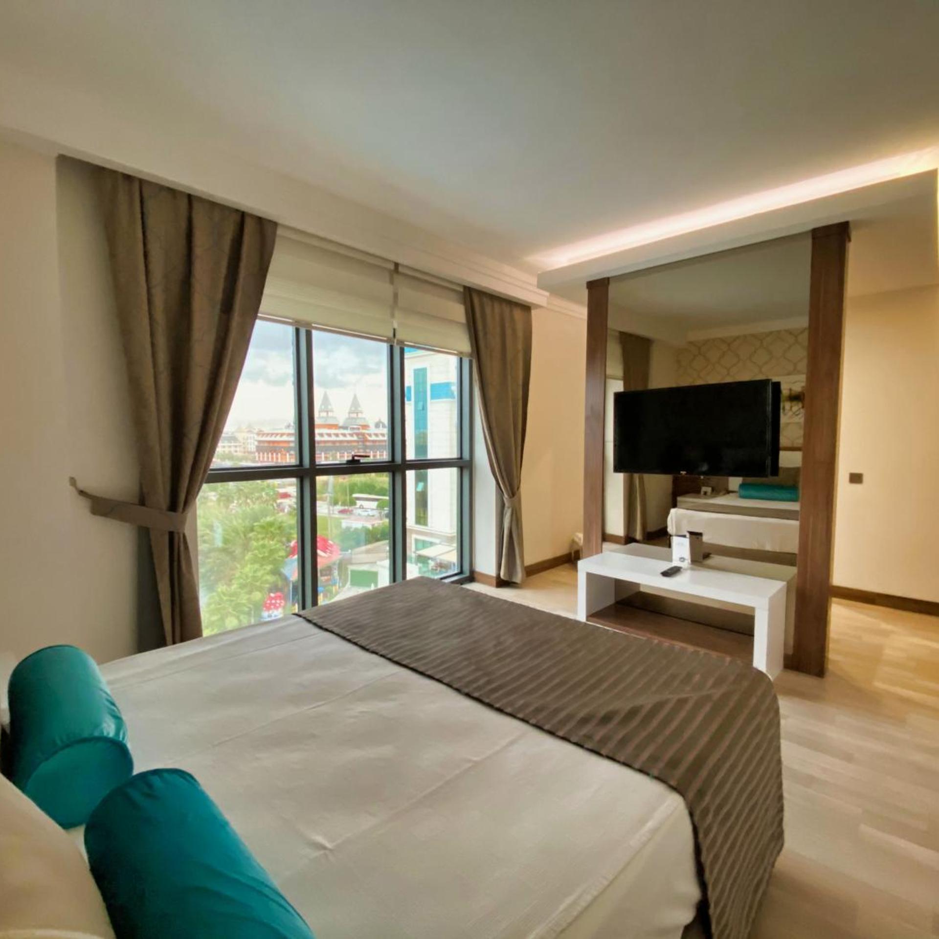 Suite, Sea View