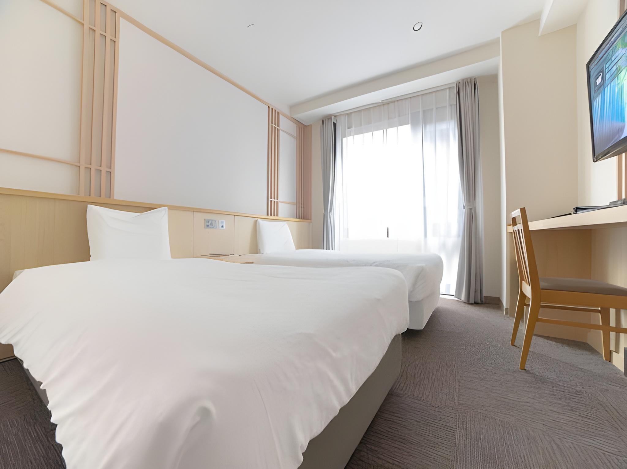 Room, Twin Beds, Train View