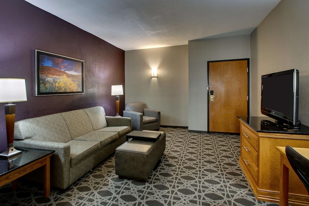 Drury Inn and Suites Albuquerque North 33/50
