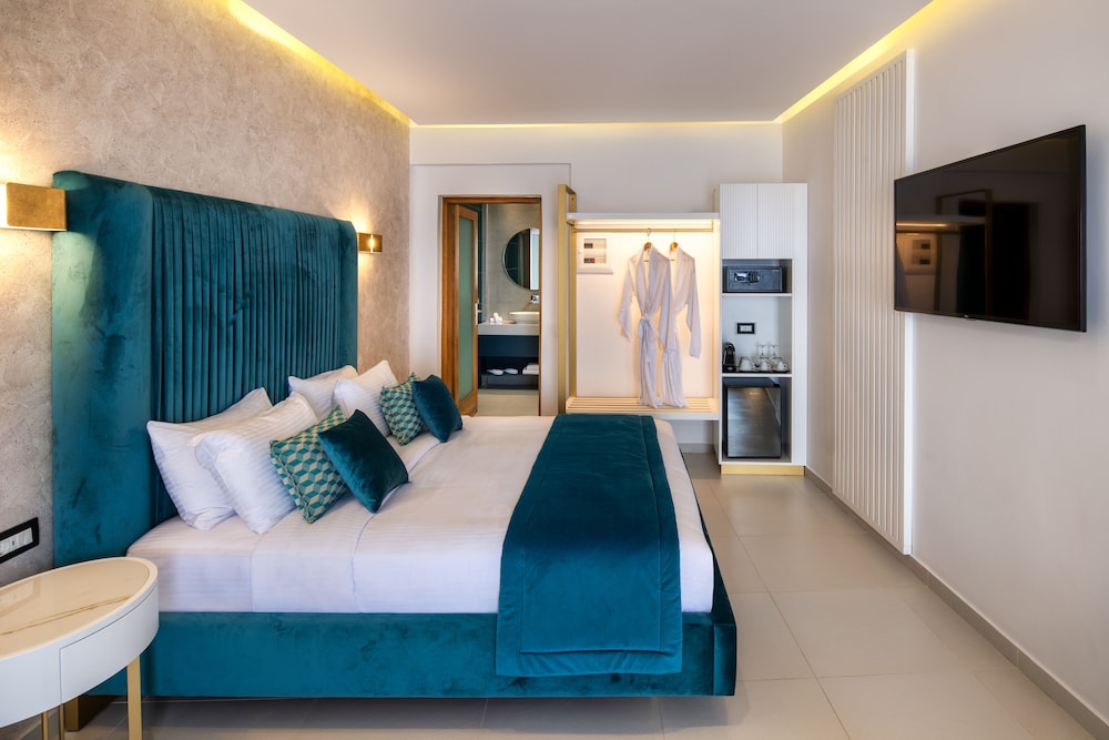 EXECUTIVE, SUITE, BATHTUB