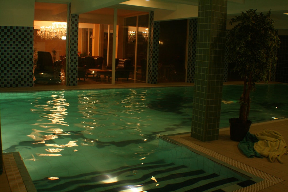 swimming pool spa