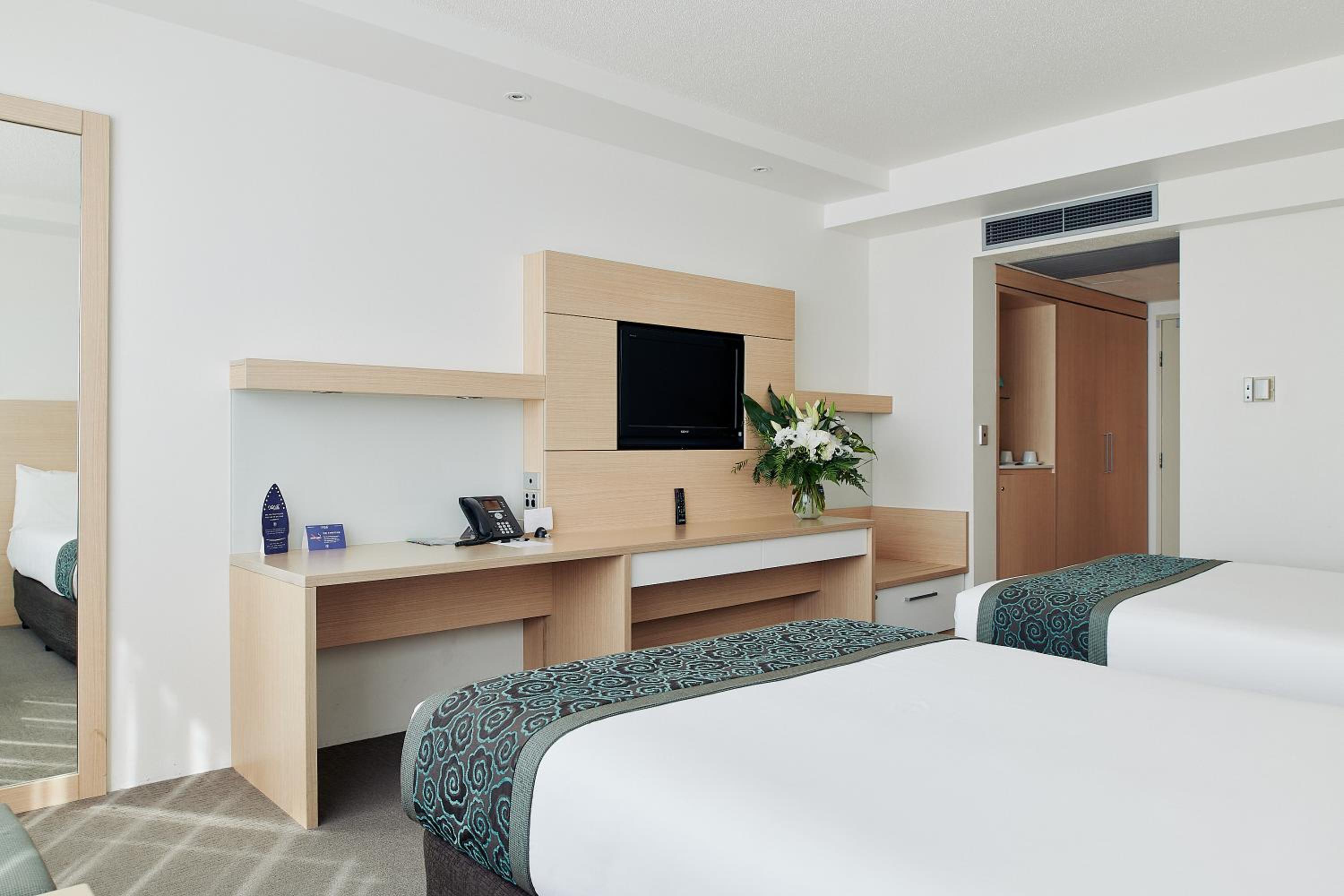 Marina, Deluxe, Twin Beds، The Ville Resort - Casino 3/7