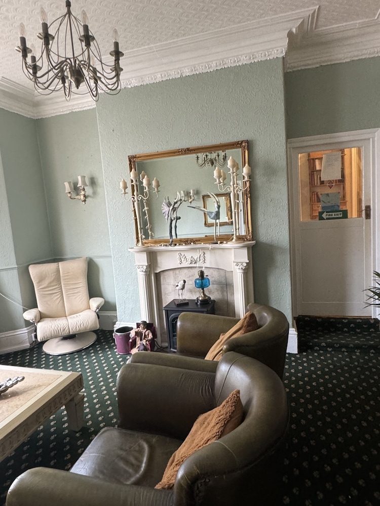 Albemarle Hotel 26/35