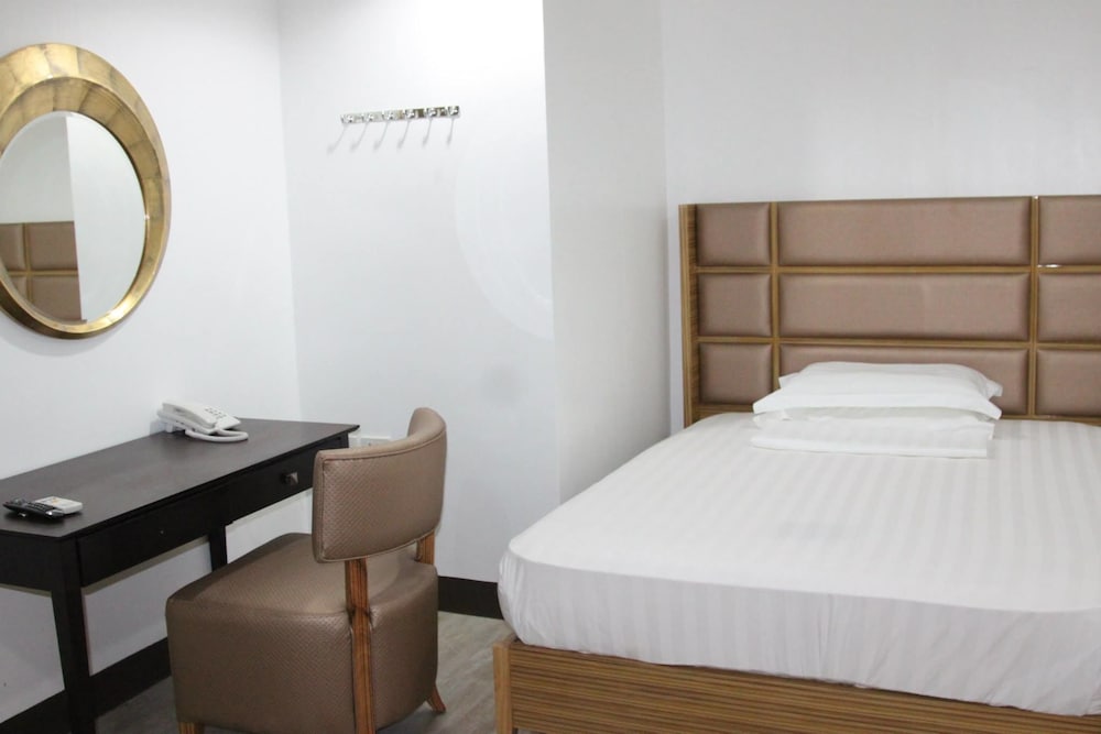 Jeamco Royal Hotel - Palawan 12/58