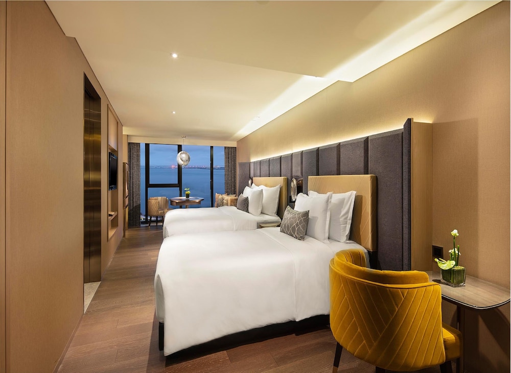Grand Bay Hotel Zhuhai 10/50