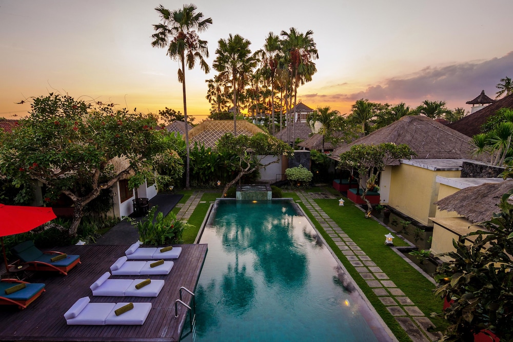 Imani Villas 38/46