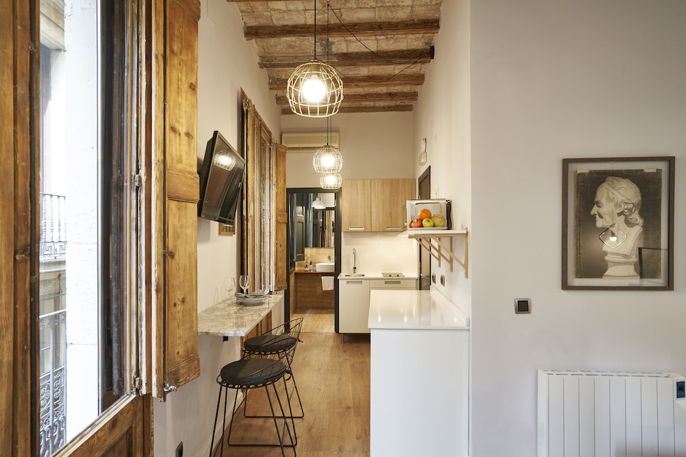 Ainb Gothic Jaume I Studios 18/37