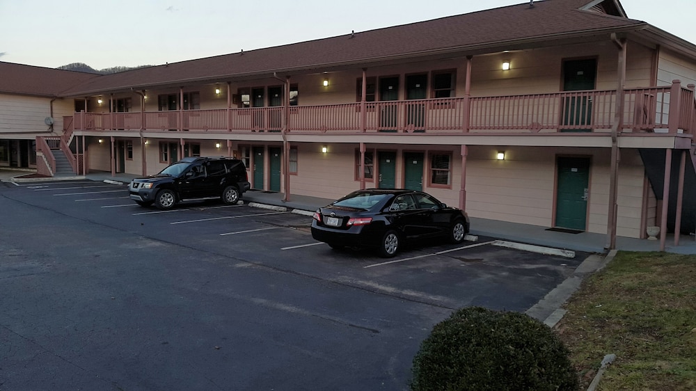 Mountain Valley Inn Dillard 51/62