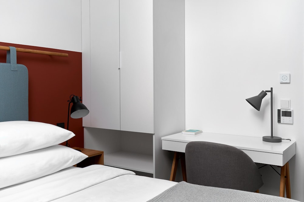 Plantonia Aparthotel 12/45