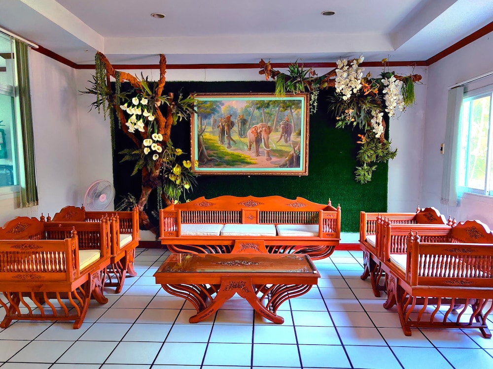 Thongpaeka Hotel 31/50