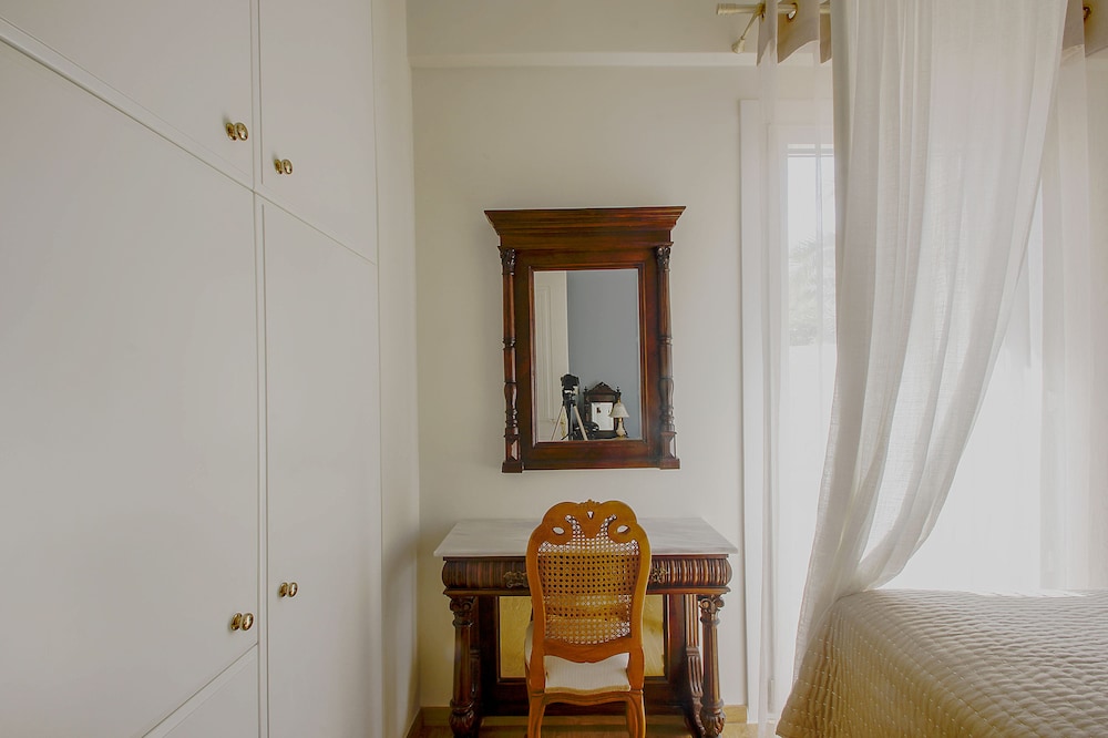 Emilia Luxury Apartments photo3