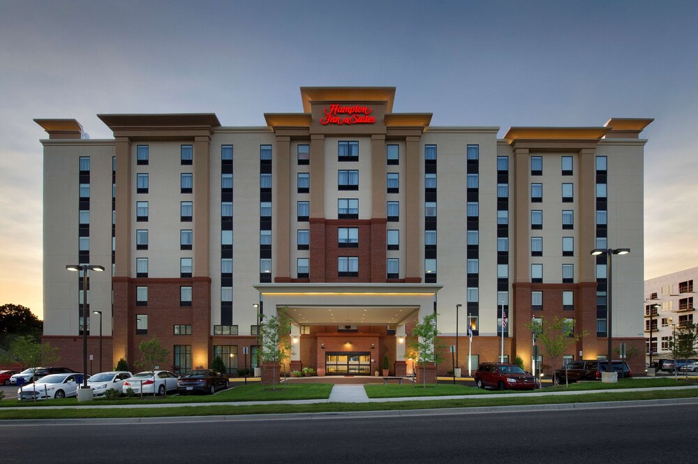 Hampton Inn & Suites Falls Church 3/34