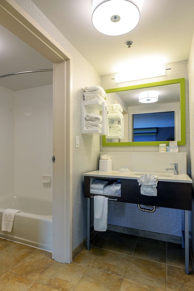 Hampton Inn Suites Atl Six Flags 12/61