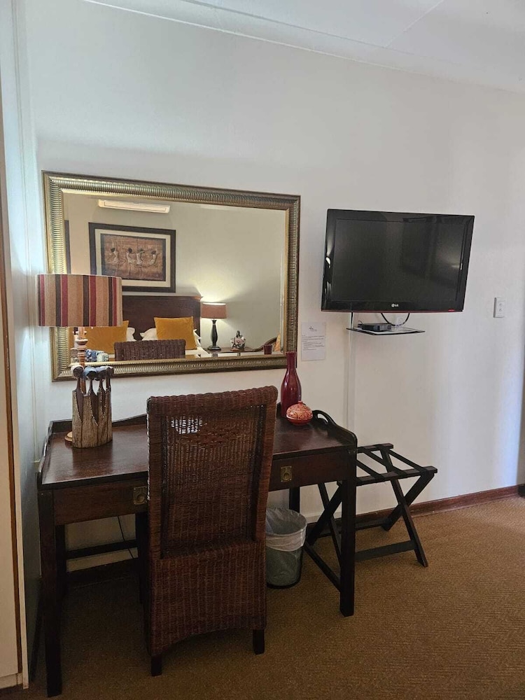 Hillton Manor Guest House 36/50