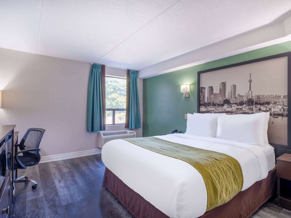 Super 8 by Wyndham Toronto East ON 17/50
