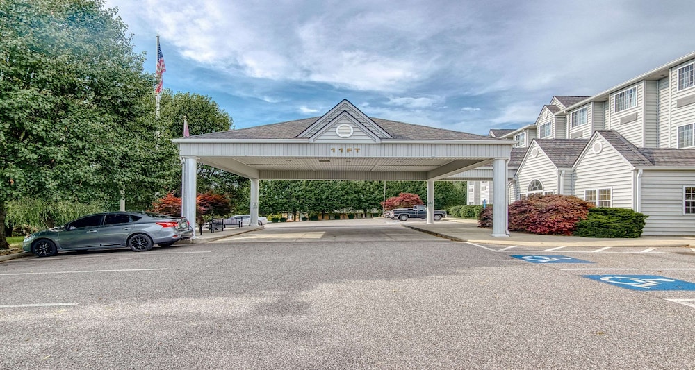 SureStay Hotel by Best Western Christiansburg Blacksburg 1/23