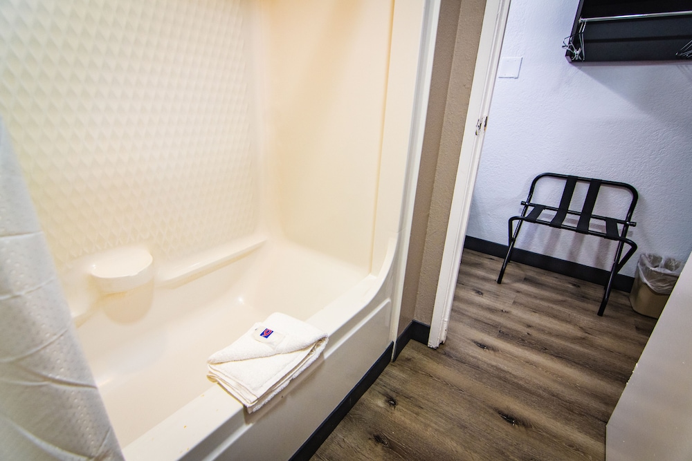 2 Full Beds - Premium, Mini Fridge، Motel6 Kissimmee, FL - Orlando 9/9