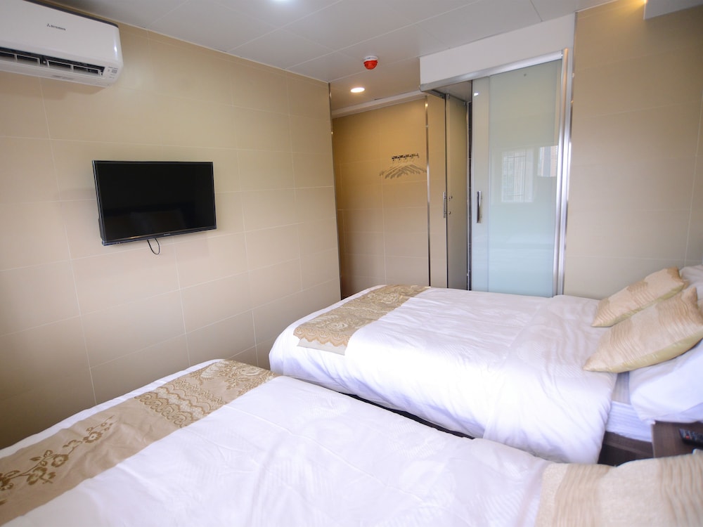 Kong Hing Guest House 15/67