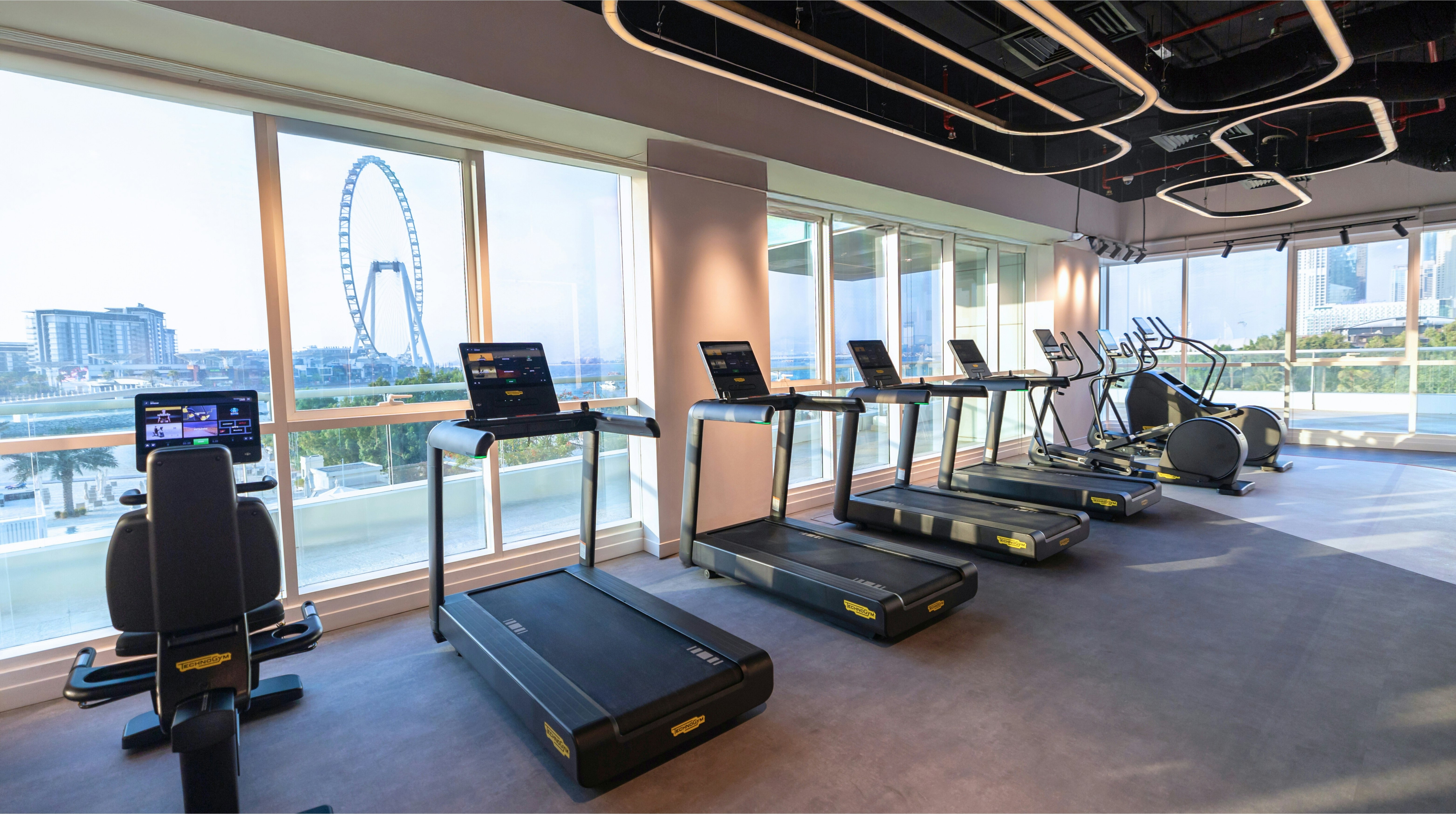 DoubleTree by Hilton Dubai Jumeirah Beach 38/80