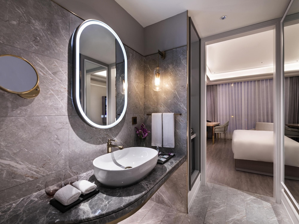 Mercure Shanghai Xujiahui South 27/31