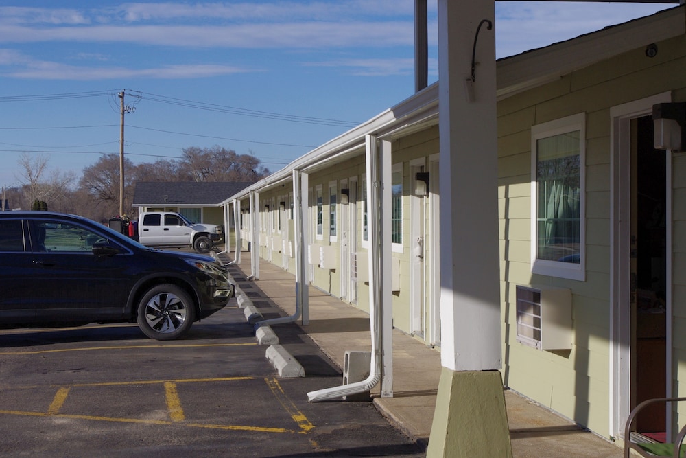 Economy Inn 6/45