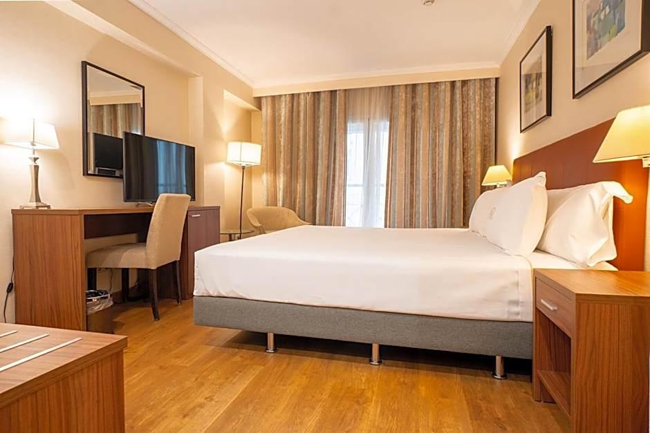Aparto Hotel Rosales 4/24