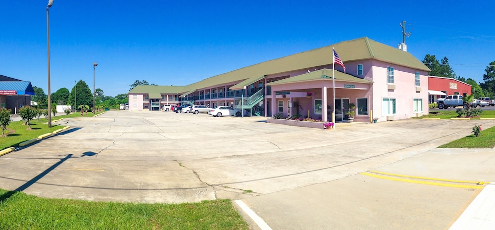 Garden Inn & Suites 5/53