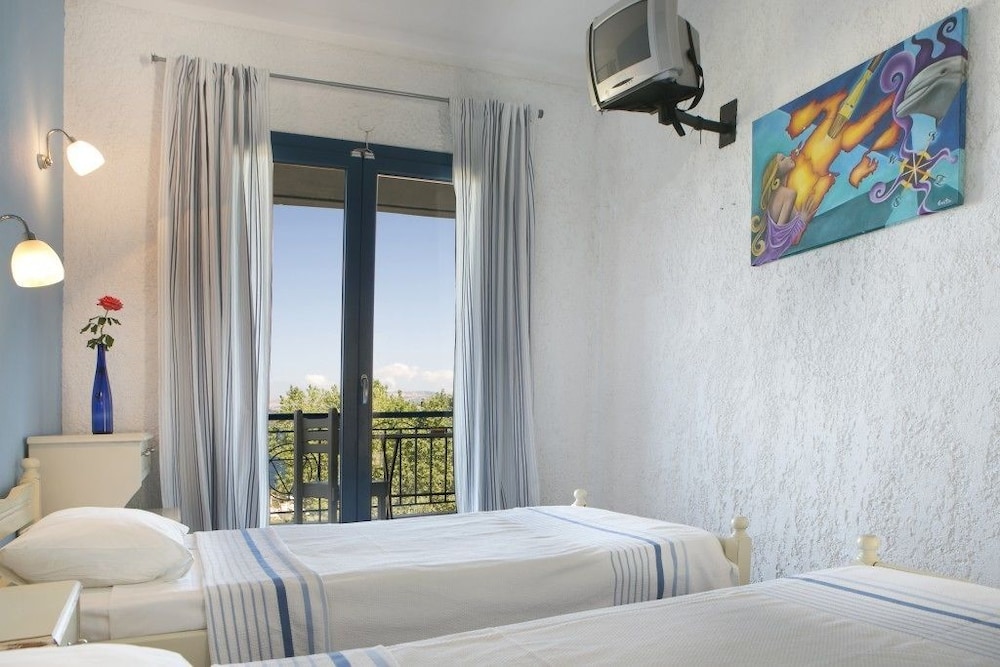 Metaxatos Apartments 24/70