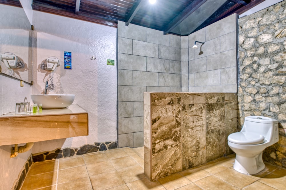 Atlantida Lodge 62/63