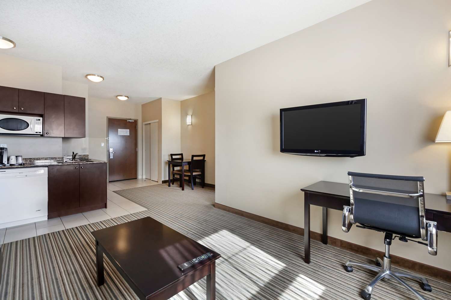 Best Western Plus Peace River Hotel and Suites 43/46