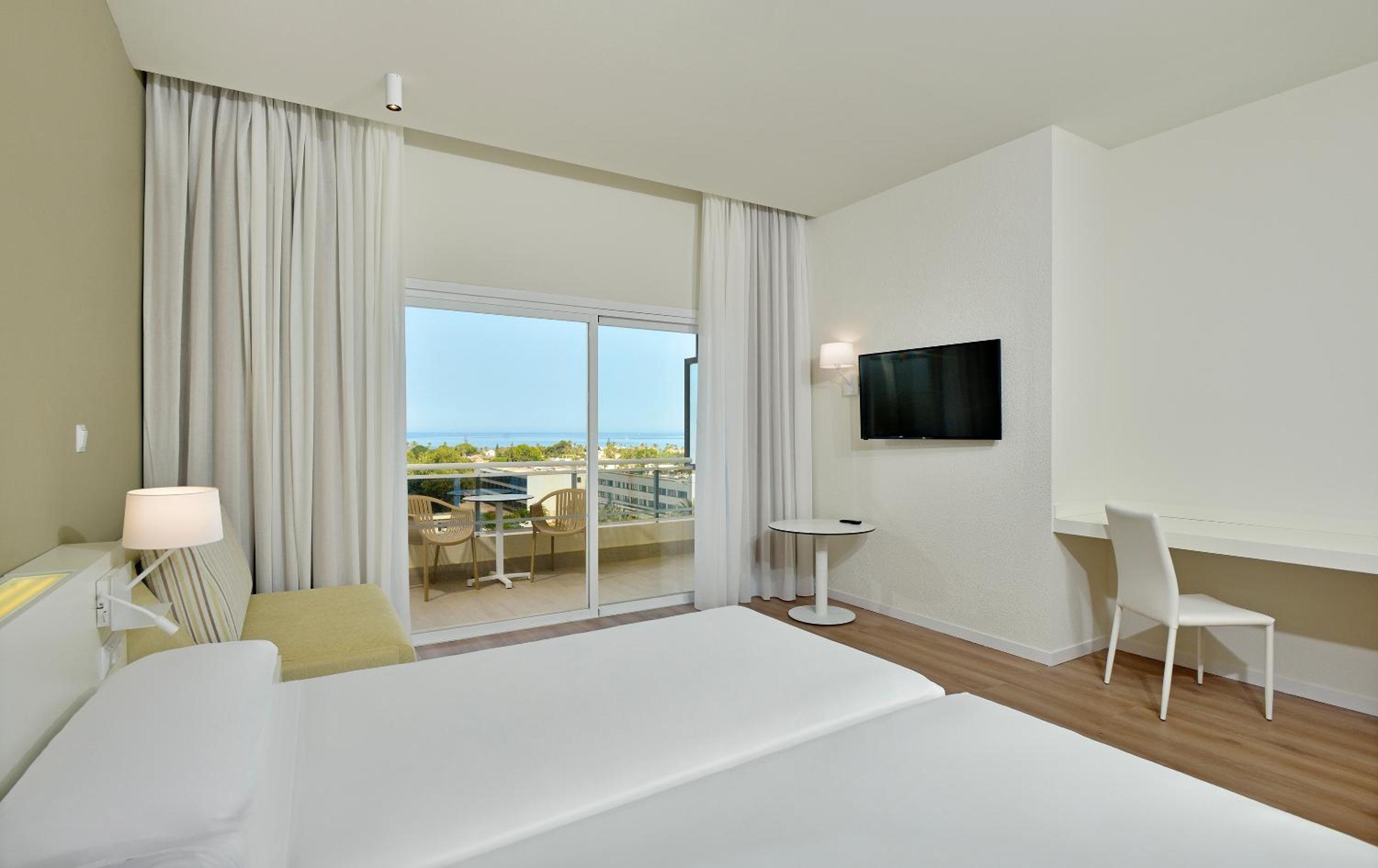 Sol, Twin Beds, Lateral Side Sea View