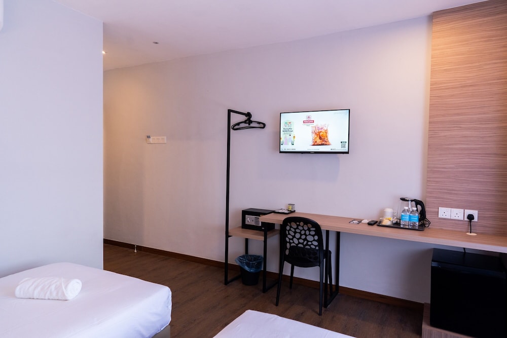 RM Hotel Muar 94/118